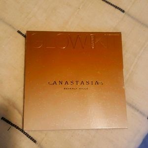 Anastasia Glow kit sun dipped